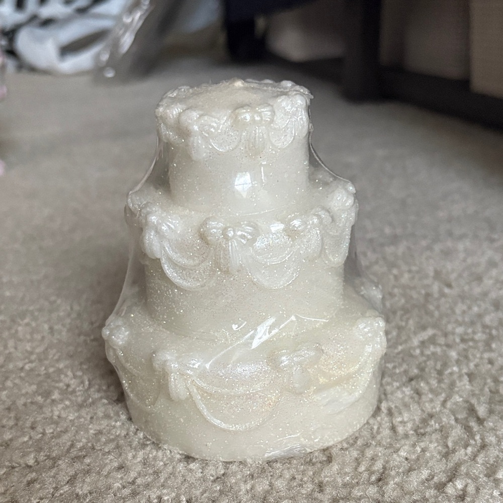 Things Remembered Ivory Tiered cake Candle